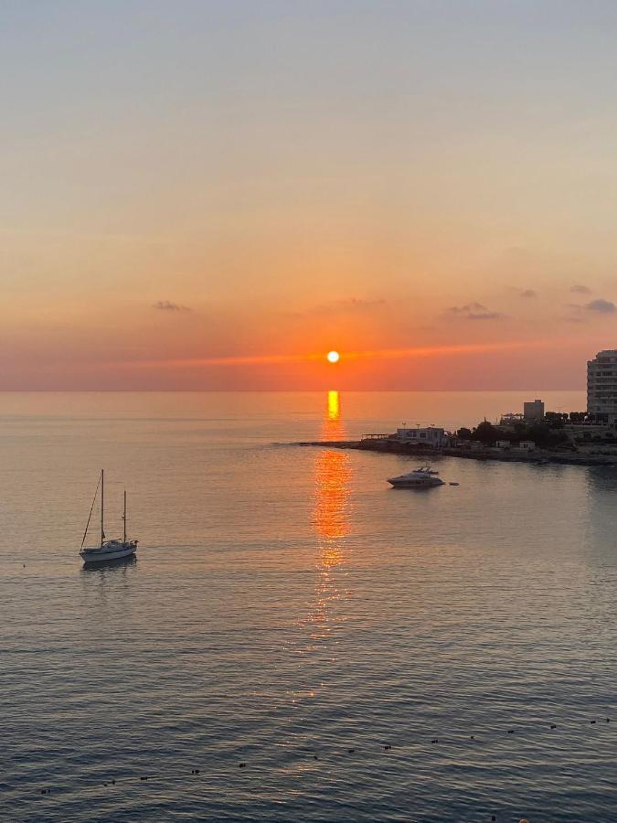 F2 - Lovely Two Bedrooms Flat Sea View, St Julians Сент Джулианс Экстерьер фото